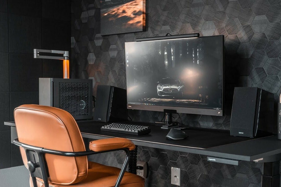 computer monitor